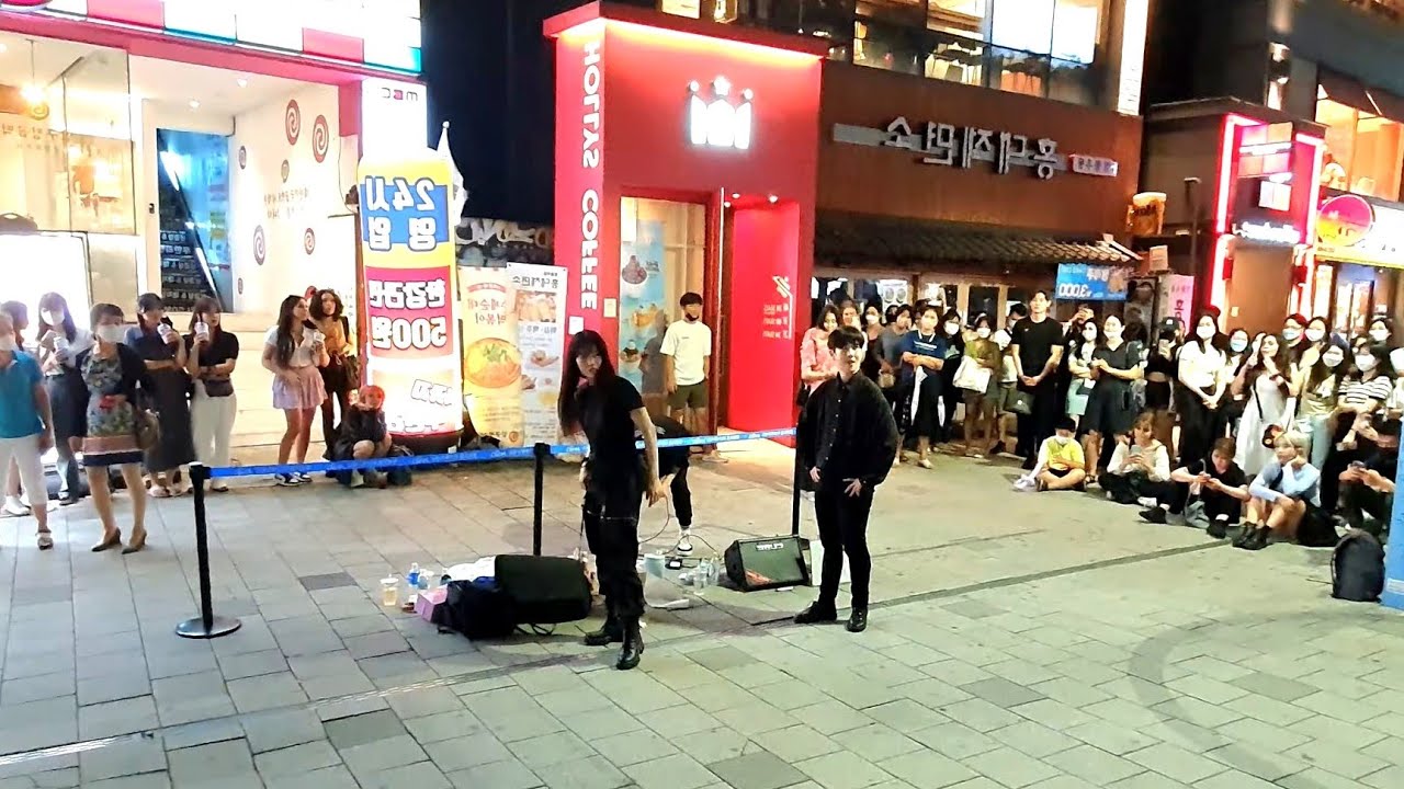 YU KAGAWA, HYOJIN & SHINHWA. EXHILARATING INTERACTIVE. UNFORGETTABLE HONGDAE BUSKING.