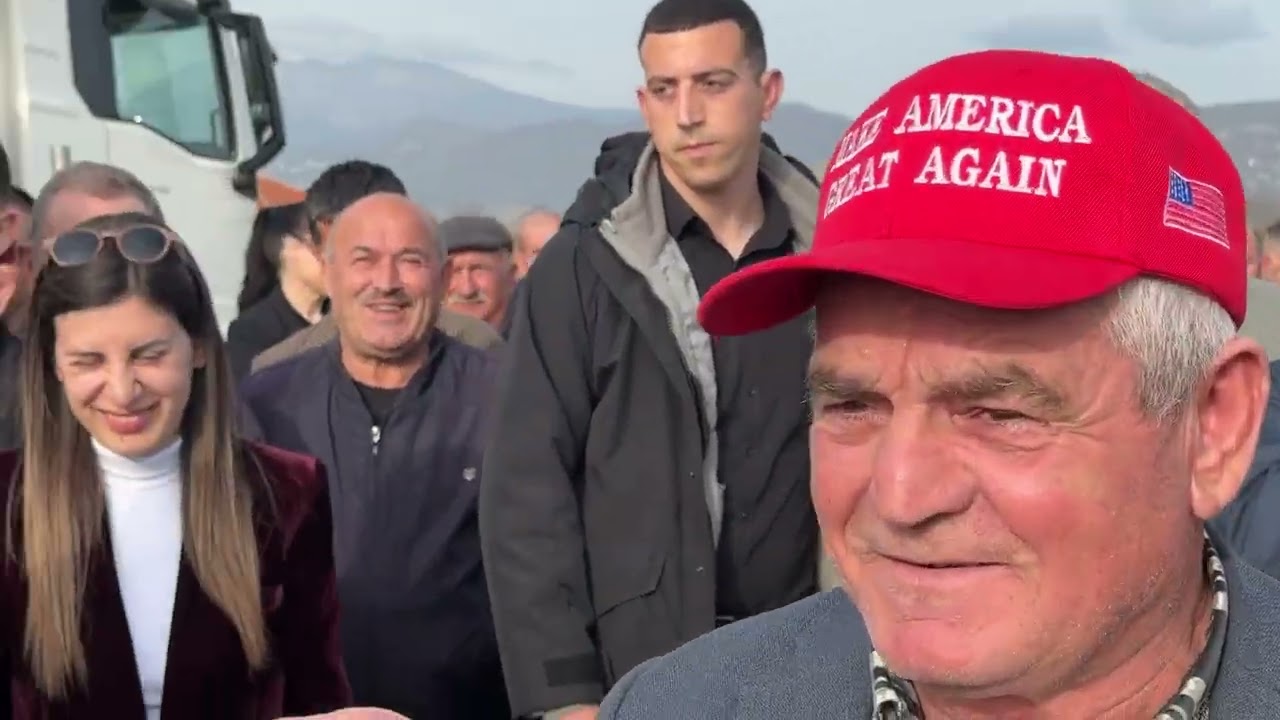 Top Channel/ “Ti me atë kapelën, më myte fare”, Rama batuta në Lezhë, i moshuari: Jam me Trump