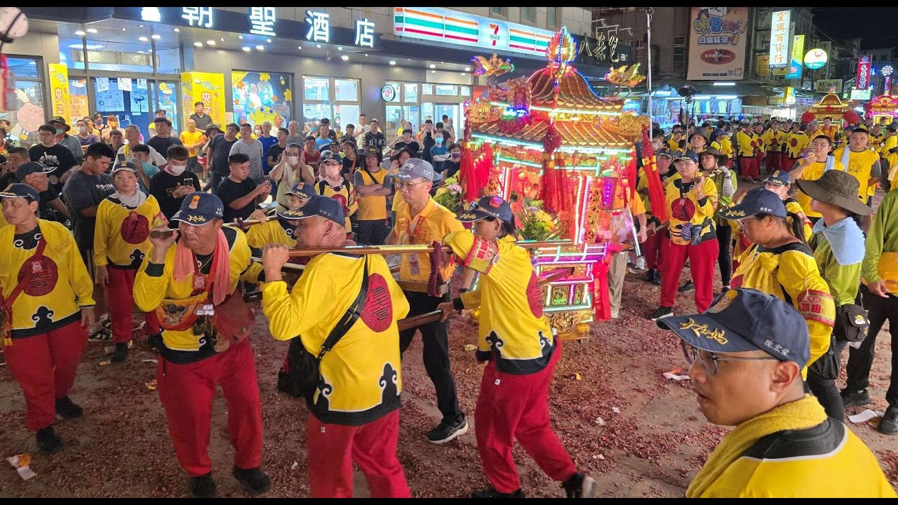 四頂金光閃閃的神轎 ✨黃色大軍到達北港朝天宮 🙏浩天宮大庄媽往北港徒步進香