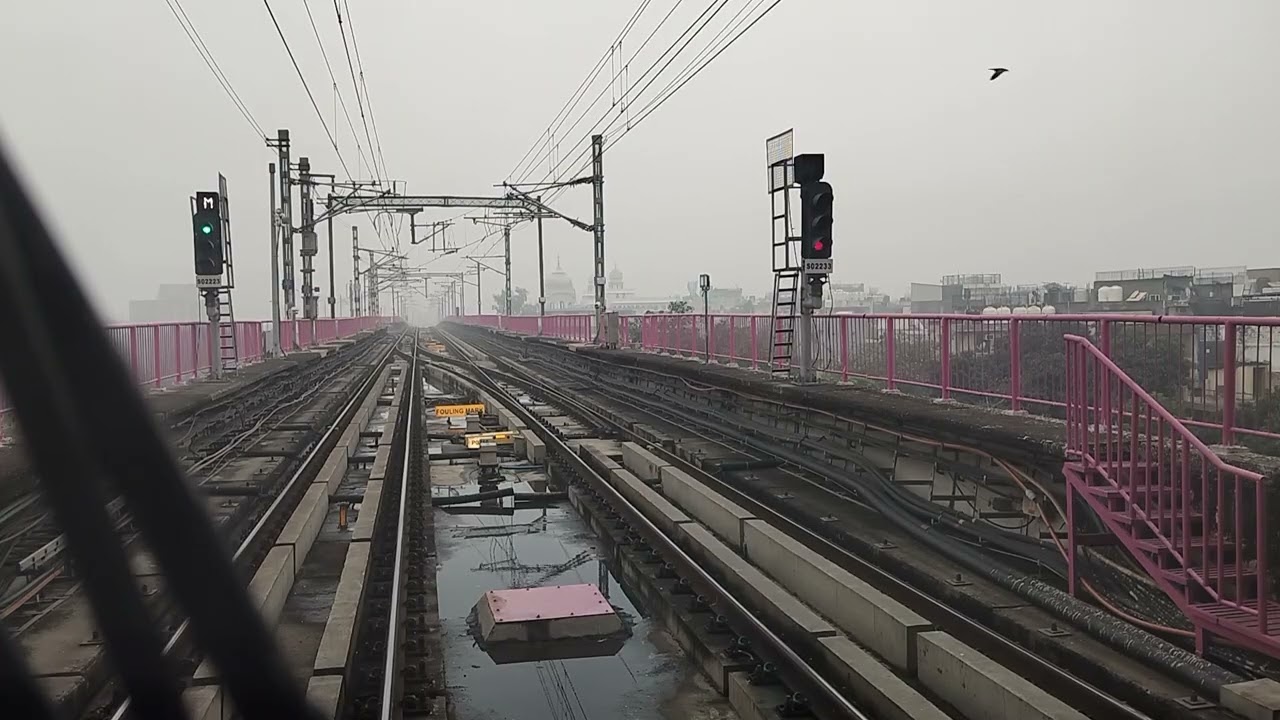 DELHI METRO UNDERGROUND CONSTRUCTION 🏗️🚧#shortsfeed #ytstudioes #video #telugu #hindisong #metro 