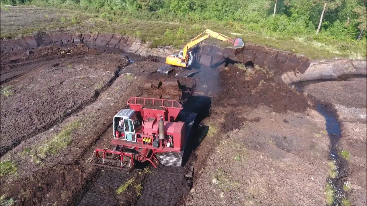 Cutting Turf 2018 In Ireland With Dj Leonard - Drone Footage (HD)