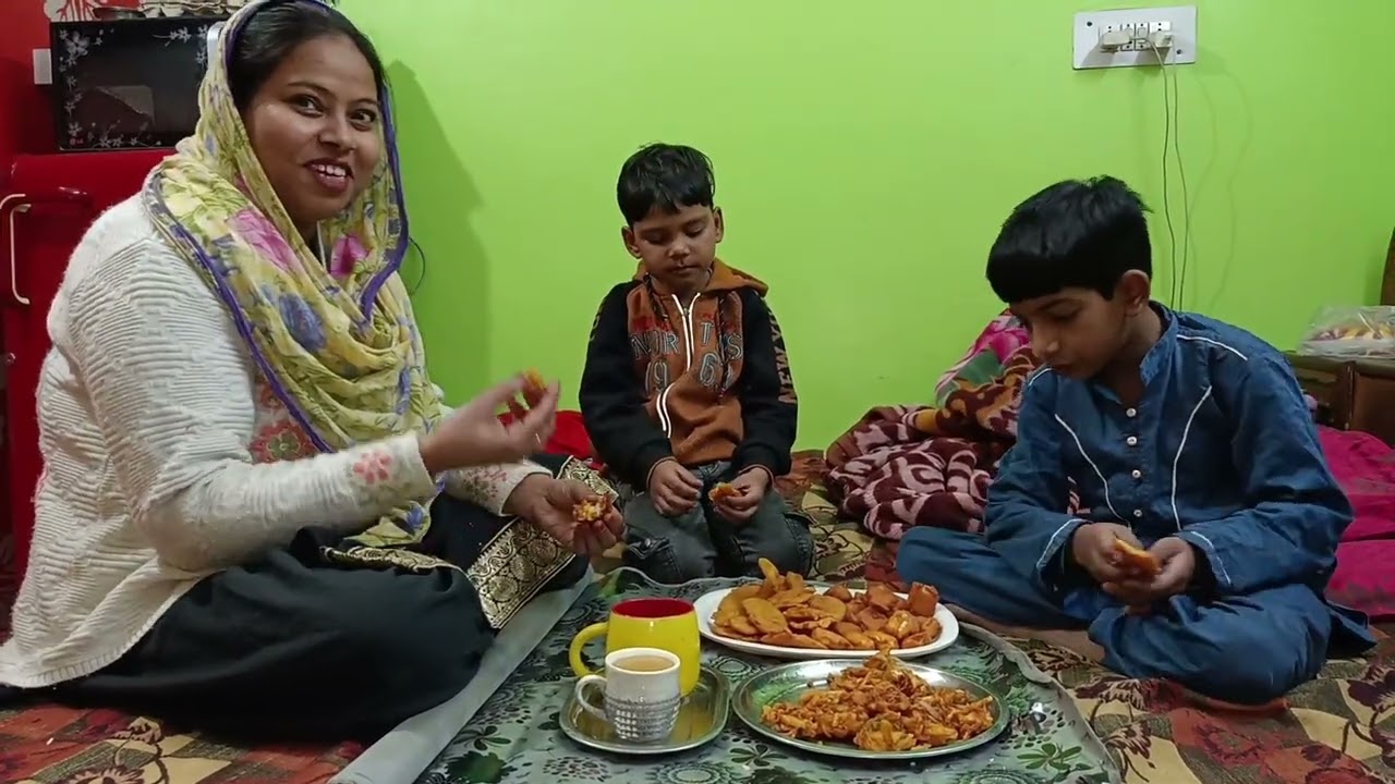 Aaj Ho Rahi Hai subah Se barish#🌨️😘#To Humne ki pakode party 😍🎉