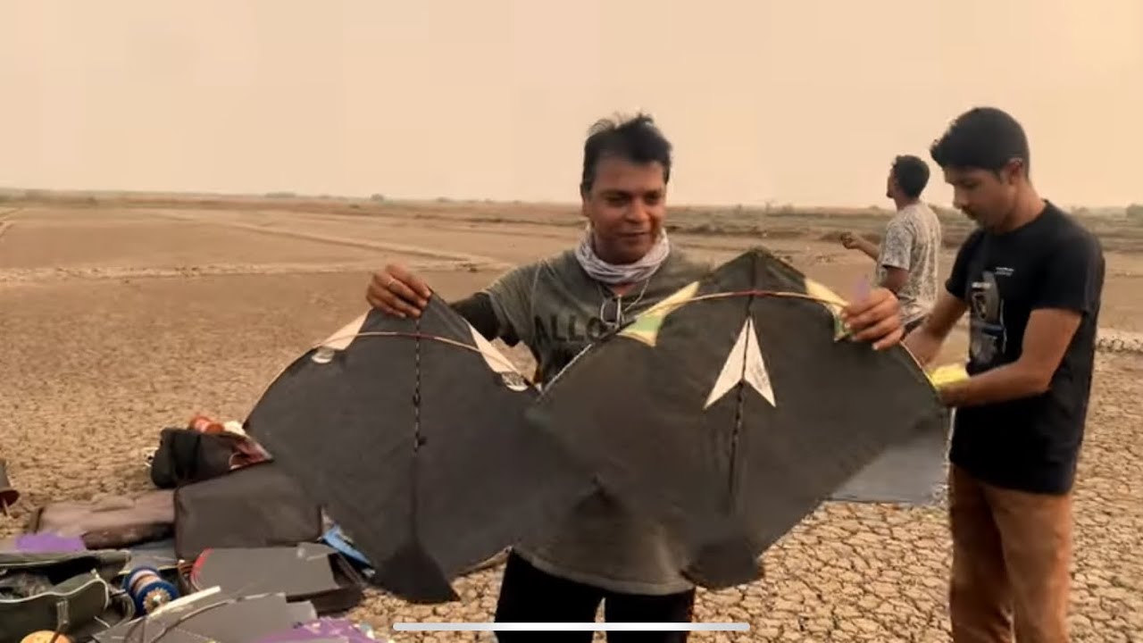 Kite Fighting in Mumbai.