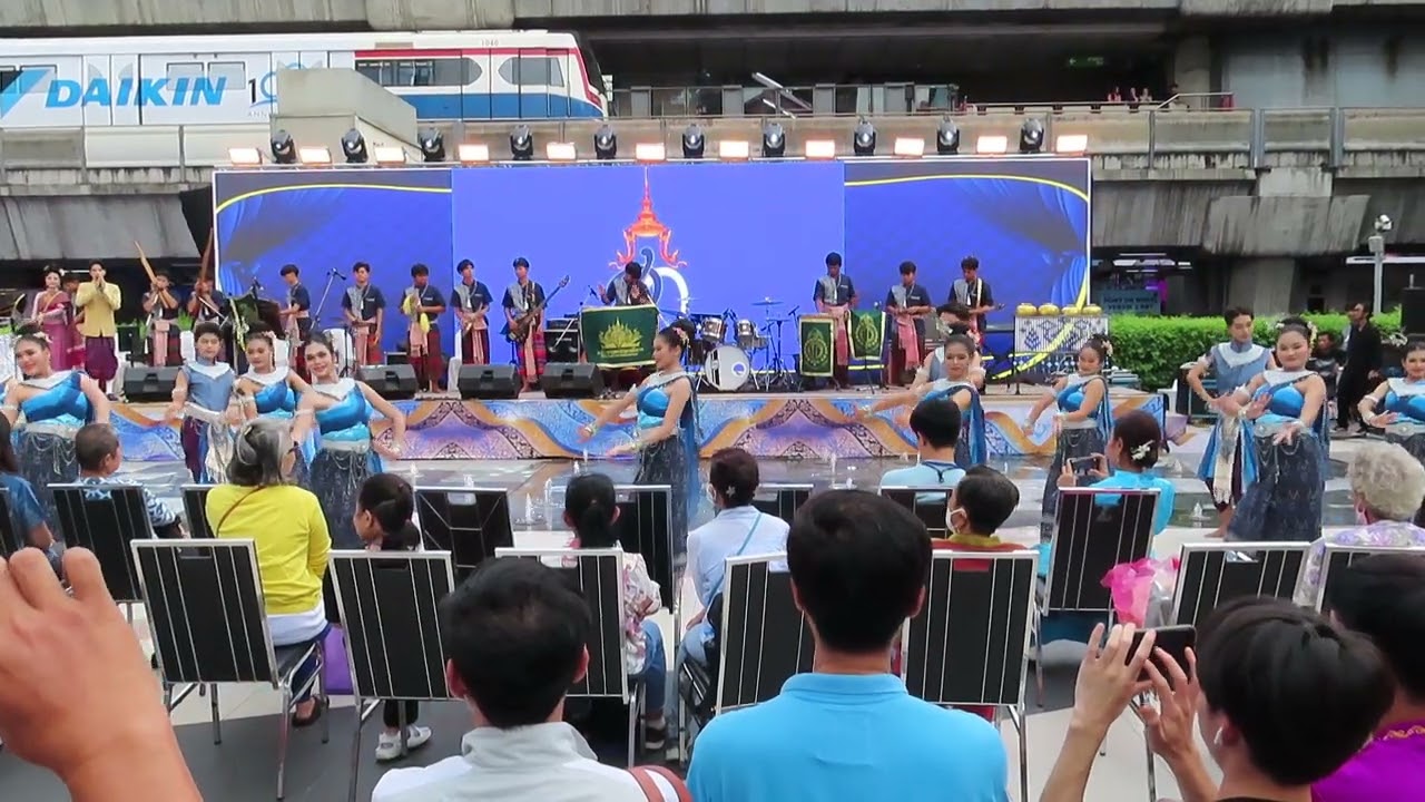 サイアムパラゴンの広場のショー
