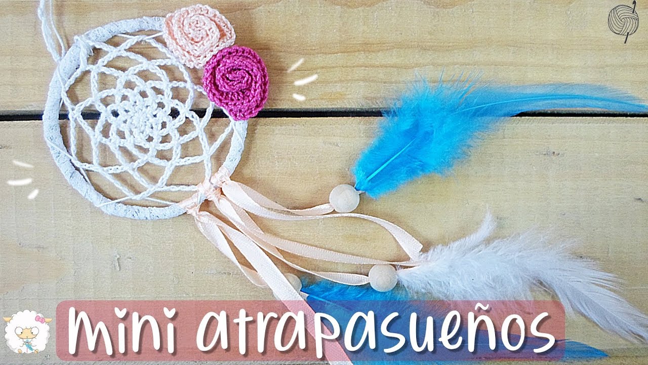 Mini atrapasueños a crochet para auto