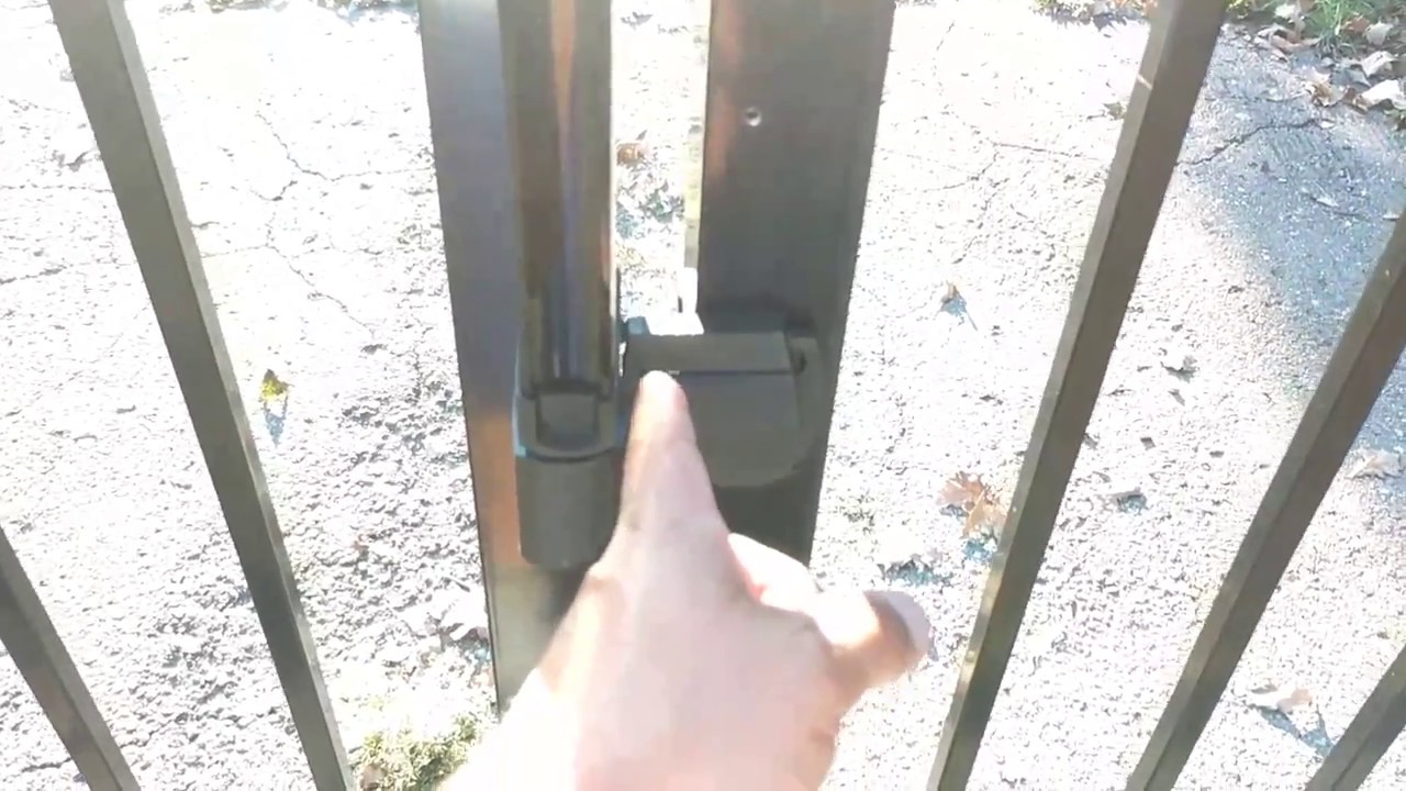 Q:A: How to remove a MagnaLatch when the key is stuck