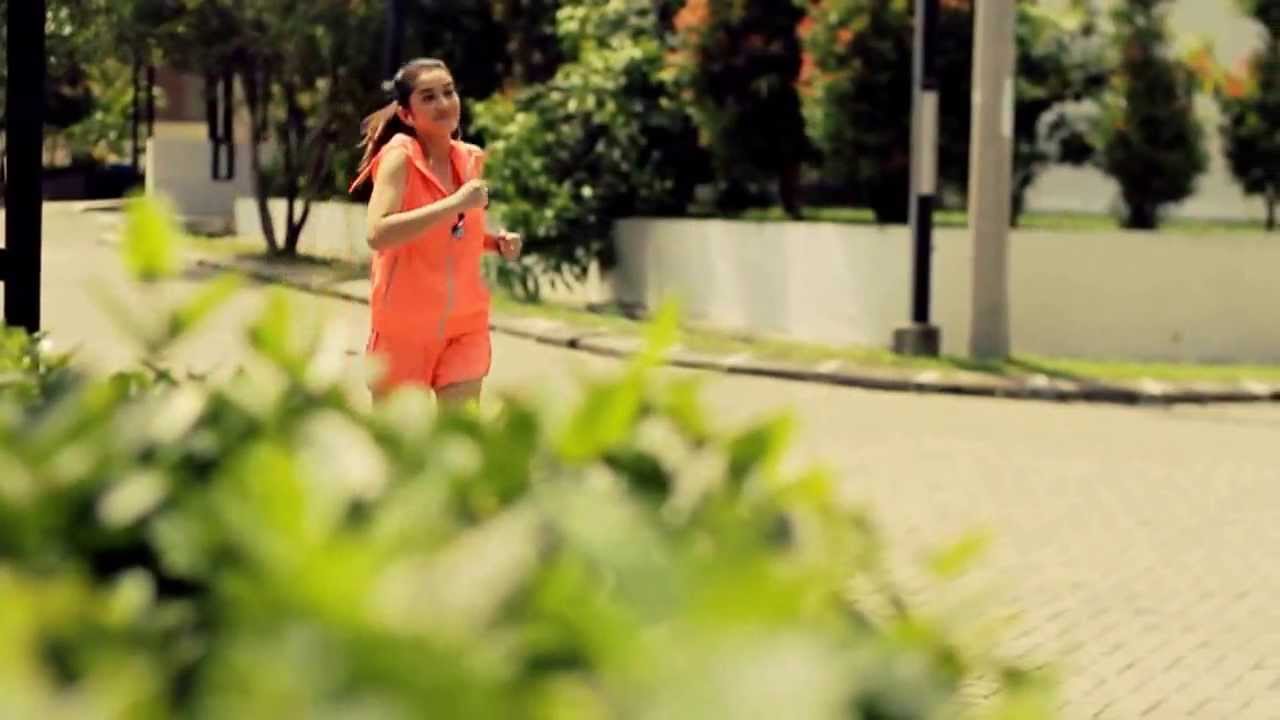 STLA Band Kepikiran Official Music Video