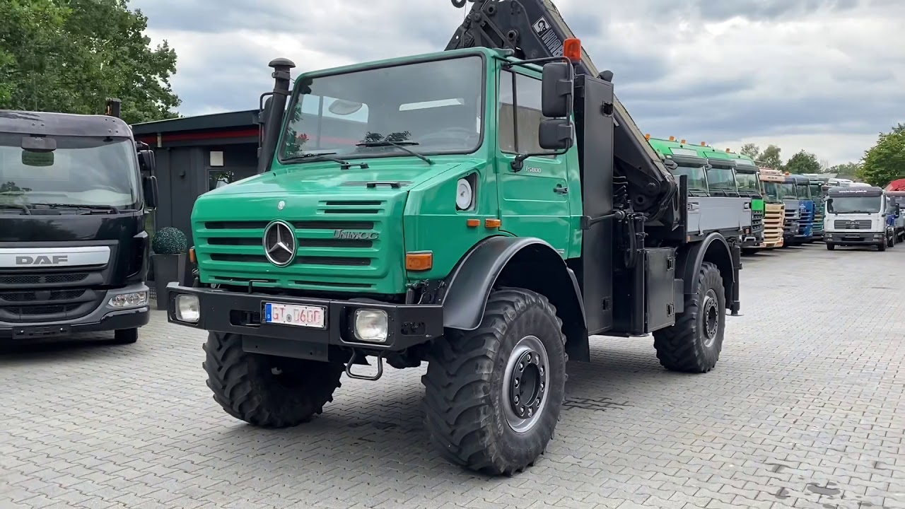 Unimog U5000 mit HIAB 166 Ladekran