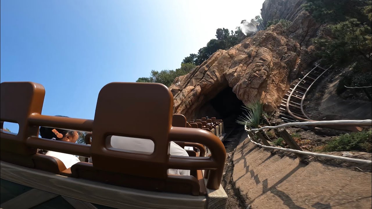 Super High Speed Big Grizzly Mountain Runaway Mine Cars 4K POV | Hong Kong Disneyland