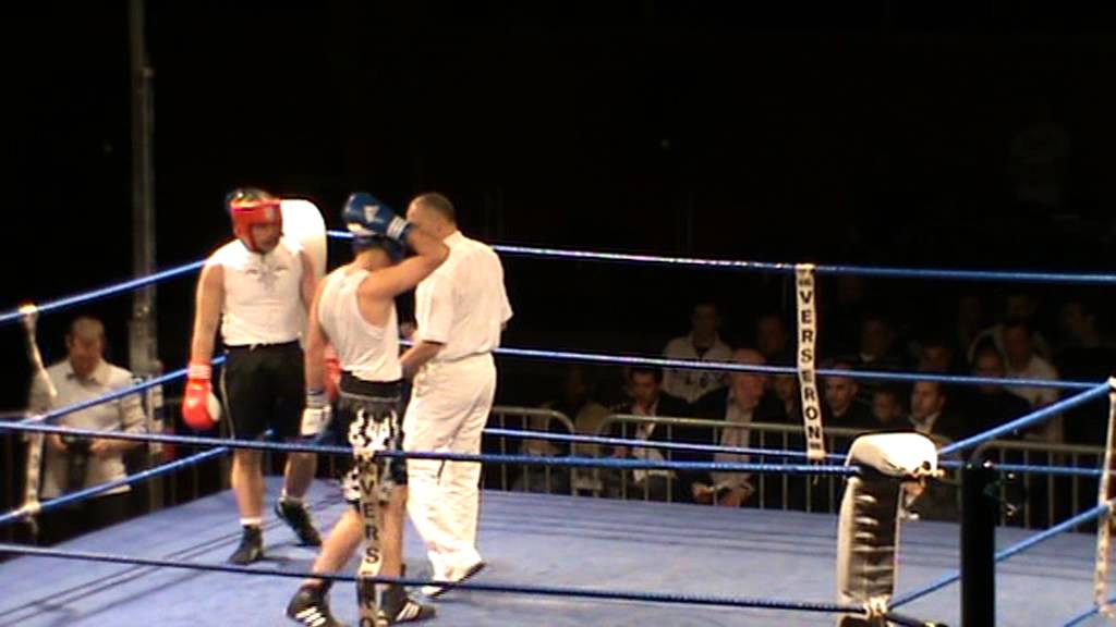 Husnu en boxe anglaise pour son 1er combat amateur