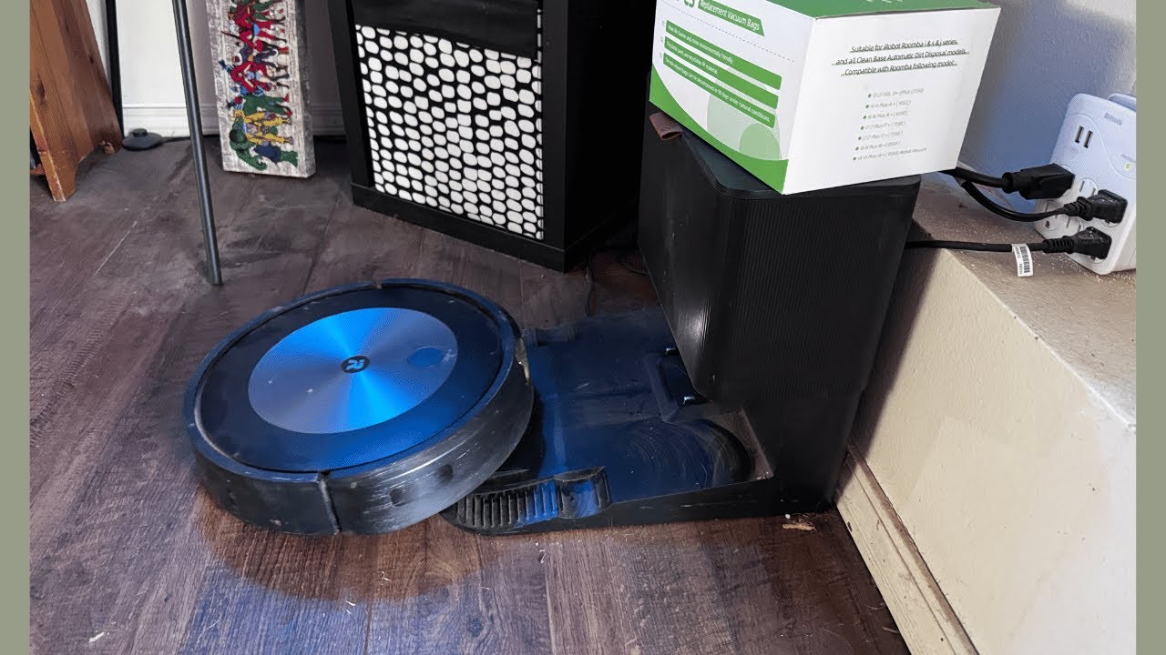 Робот-пылесос iRobot Roomba j7 (7150) с подключением к Wi-Fi.
