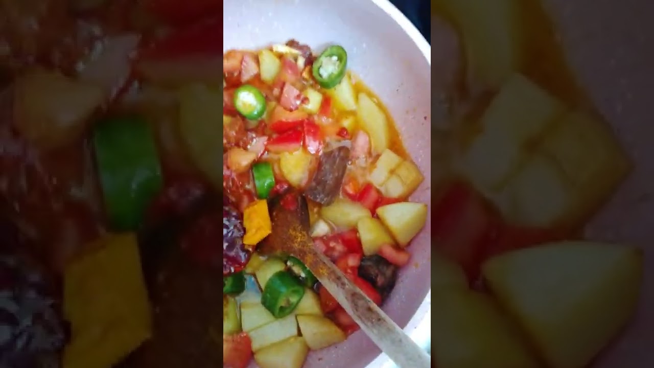 ماما سمارة تودكم بابن شكشوكة نابلية 😉😉😉
