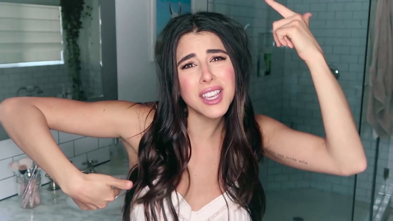 A 100% Pure(ly) Kiss-mas | D takes your V card | S1 E14 w/ Daniella Monet