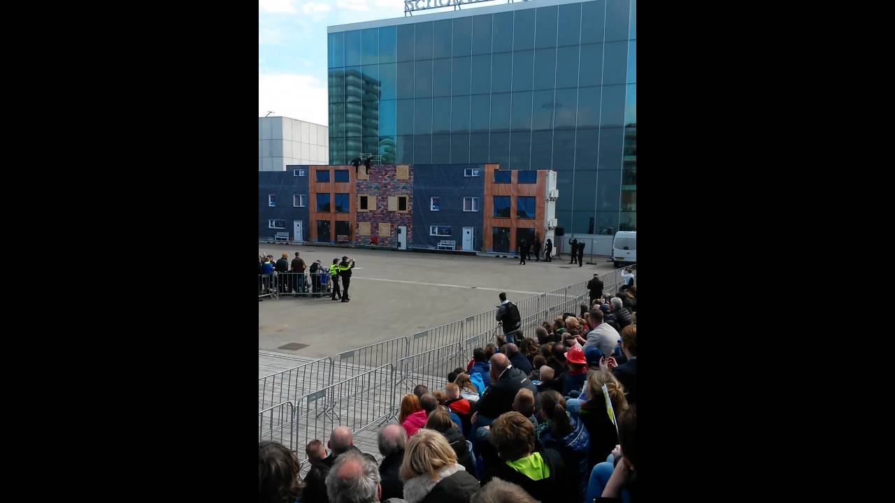 Demo politie,arestatieteam veiligheidsdag almere