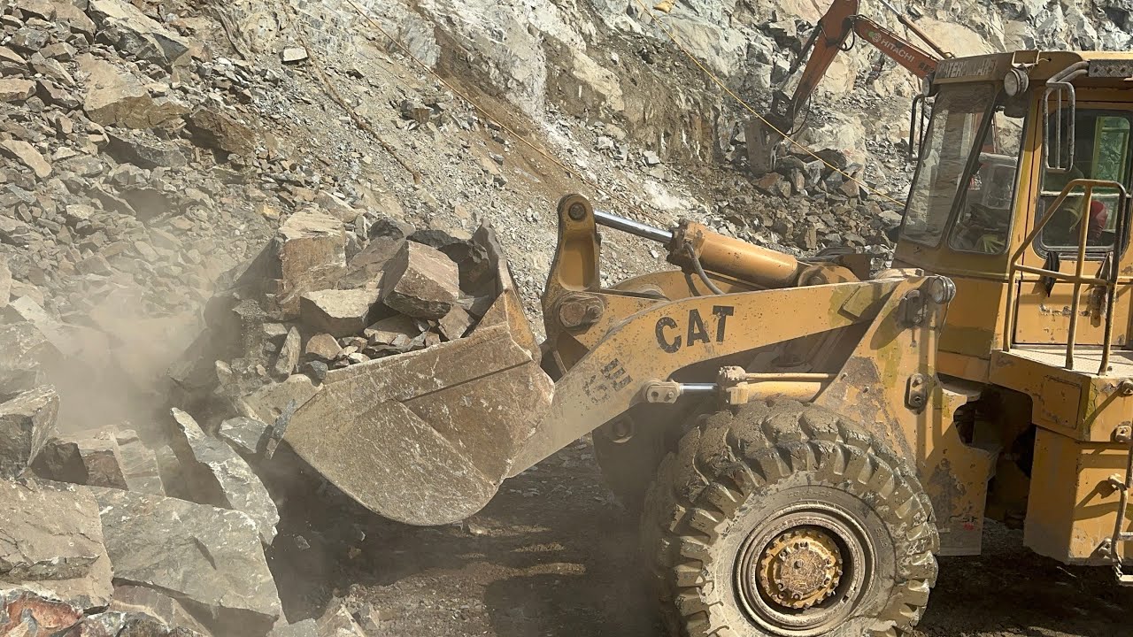 Monster 👹 Caterpillar Loadar load Up Stone in to Dumper & Trolley in Mountain