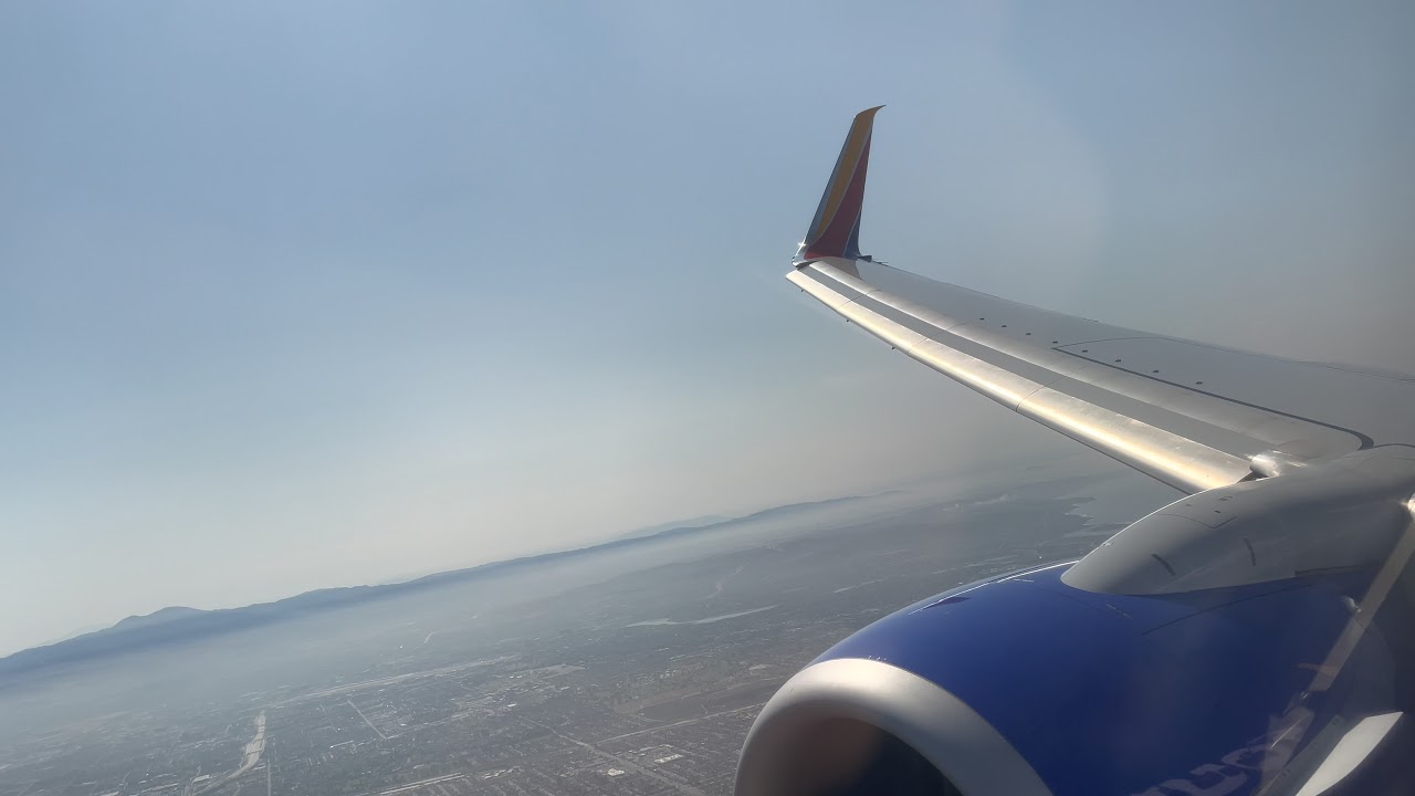 Southwest Boeing 737-700 Landing Long Beach Airport (KLGB)