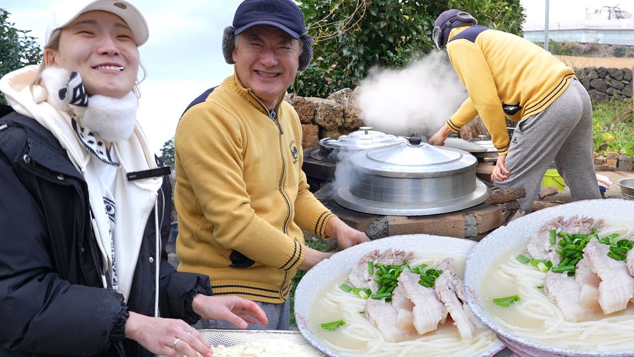 아빠 저보다 잘 드시는 거 같아요.. 살면서 히밥보다 떡국을 많이먹은 