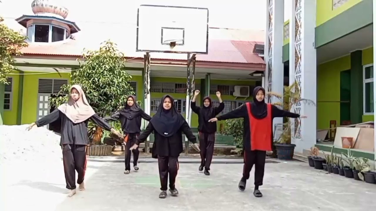 SENAM SKJ kelas XII.F3 MAN 2 AGAM 