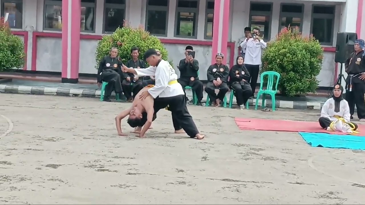 Pembukaan Padepokan Pencaksilat Pajajaran (SMK PGRI Jatiwangi)