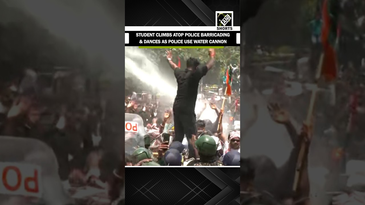 Ranchi: Student climbs atop police barricading & dances as police use water cannon