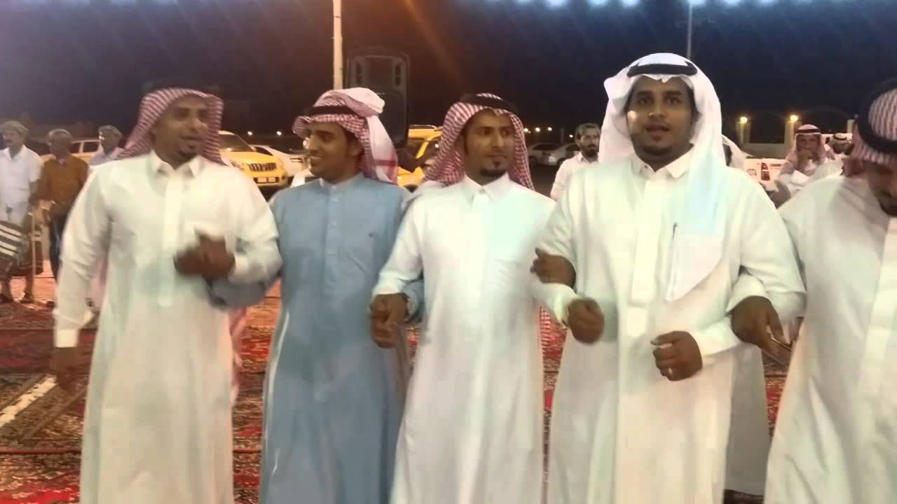 الشاعر مفرح بن صمان في حفل تكريم الدكتور علي بن محمد الشعبي