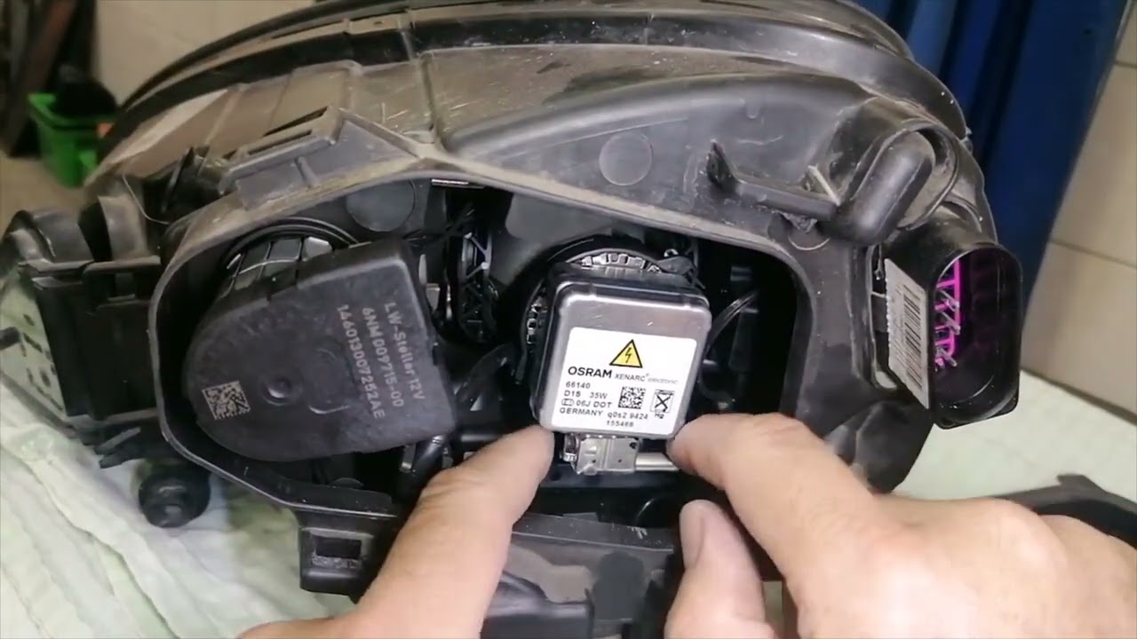 Porsche Cayenne How to Remove Replace  Headlight Bulb Xsenon