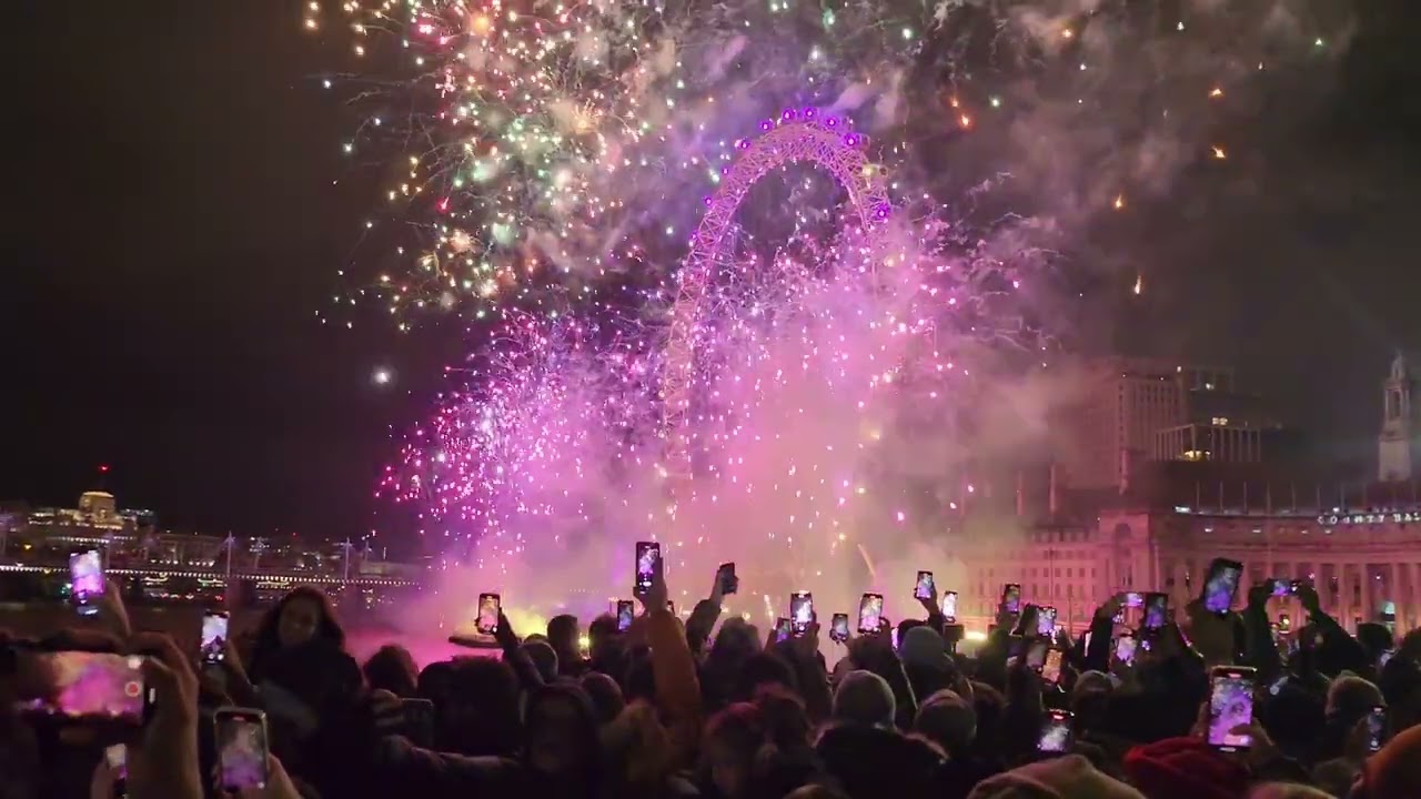 London Eye Fireworks 2023 - 2024 Westminster Bridge