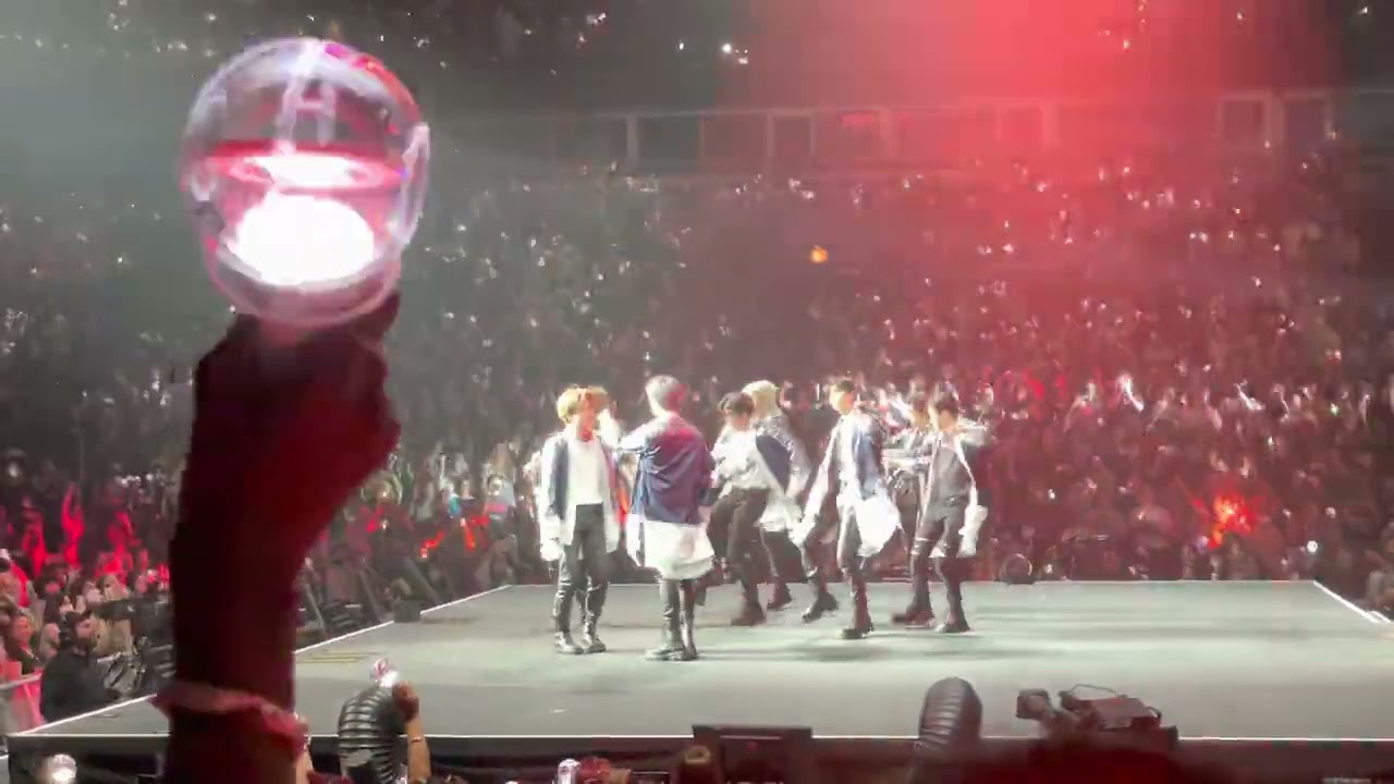 Domino, God's Menu - Stray Kids in Chicago 2022.07.01