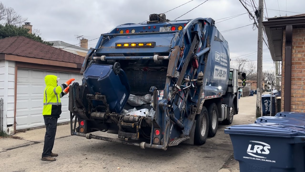 LRS Mack LR McNeilus Rear Loader Garbage Truck
