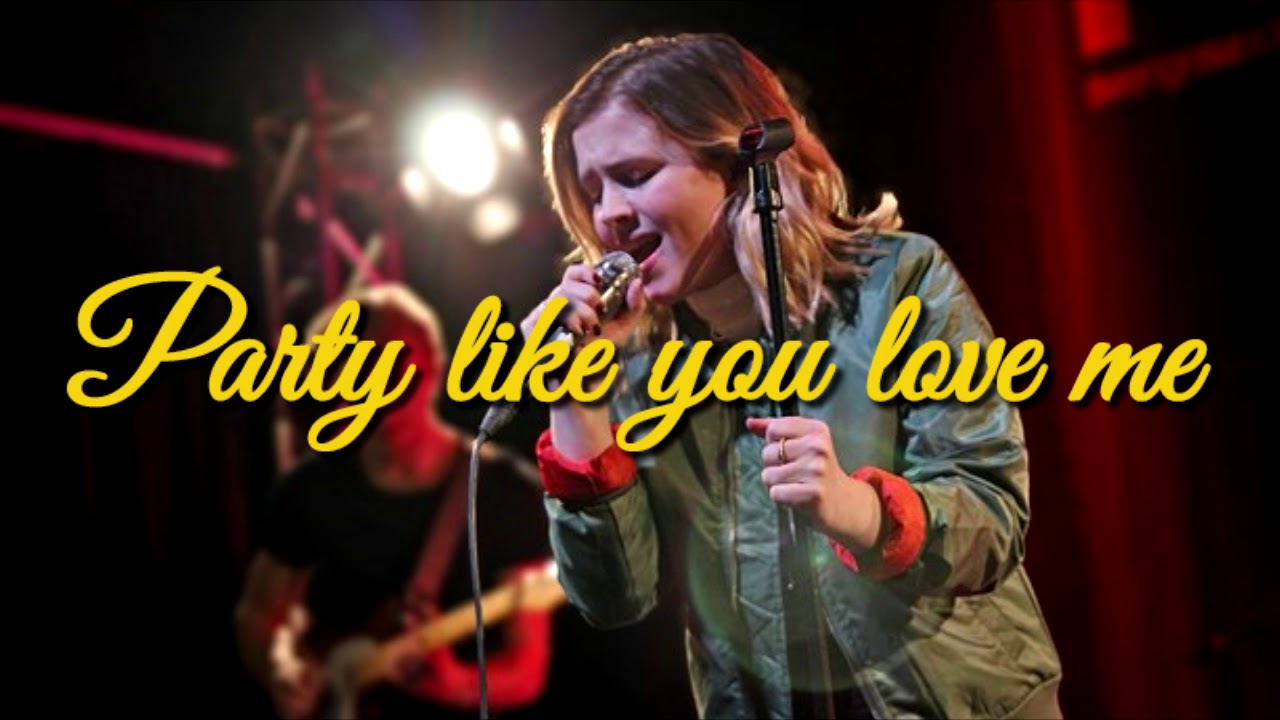 Amy Deasismont performs 5 songs on Musikplats Stockholm 28/10 2016