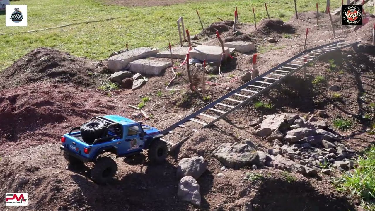 LE CROSS RC EMO-X FULL STOCK CIRCUIT CRAWLER DU VAL d'ARGENT