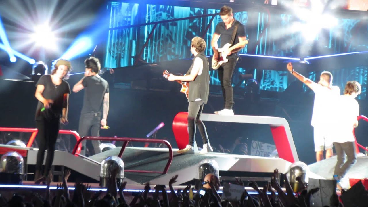 One Direction performing Don't Forget Where You Belong at MetLife Stadium (August 4th)