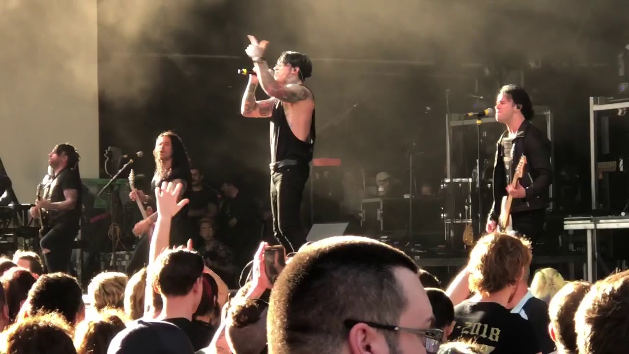 Falling In Reverse - Alone - Live in St. Augustine, Florida (2018)