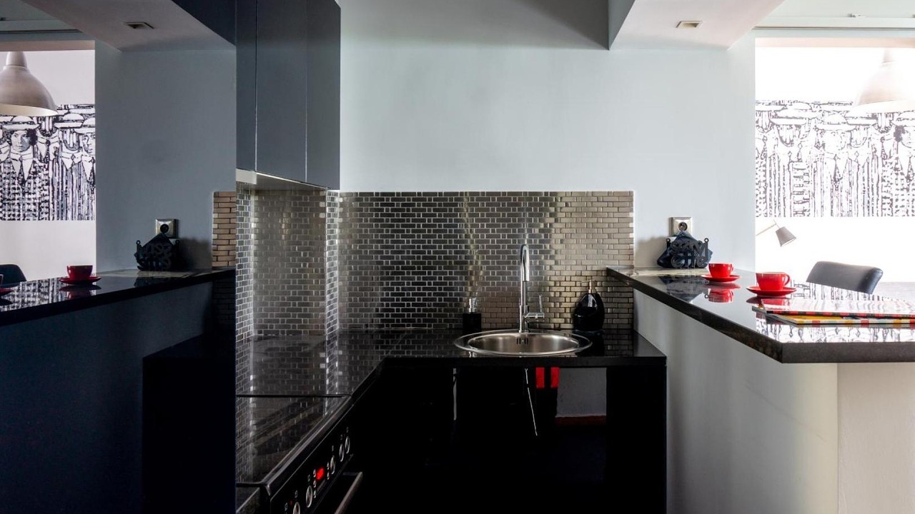 The Burton Luxury 1BR in Plaka, Athens | Athens, Greece | Hotel Review 🏩