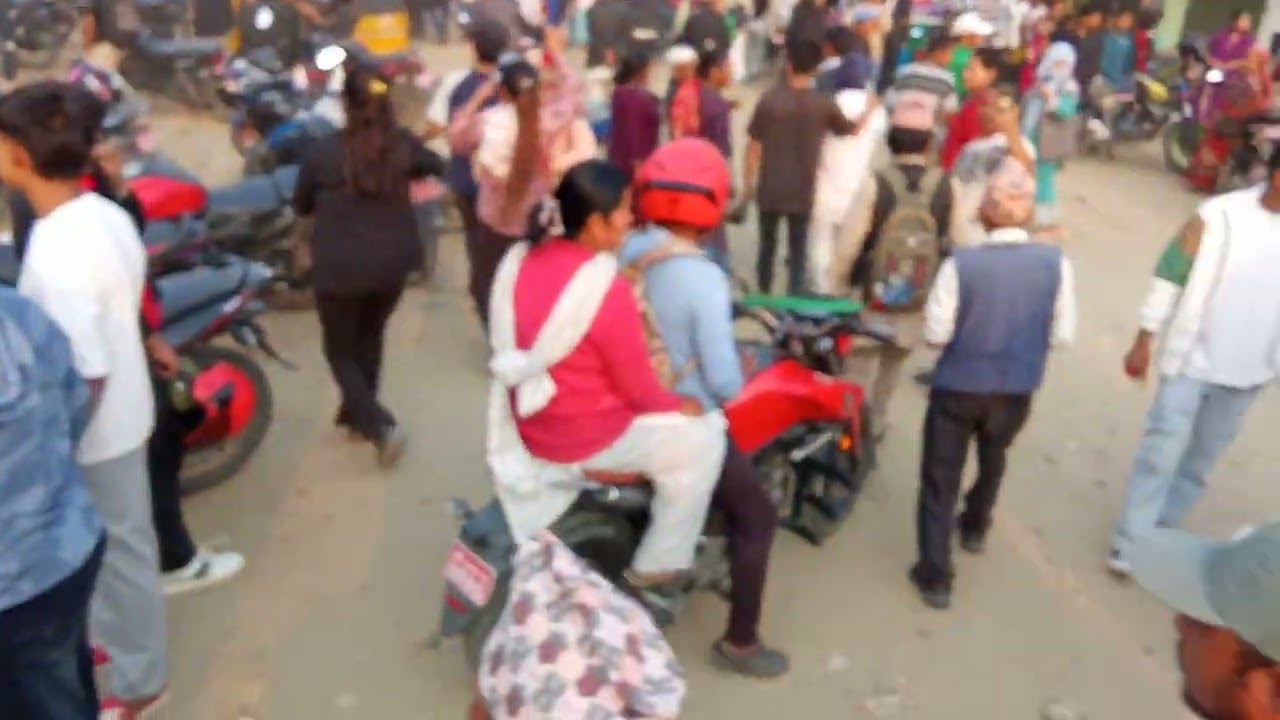 हर्क साम्पाङ ईलाम को माई नगर पालिका 2 सितली खेल मैदान बाट कार्यक्रम सकेर बिदाई हुँदै 