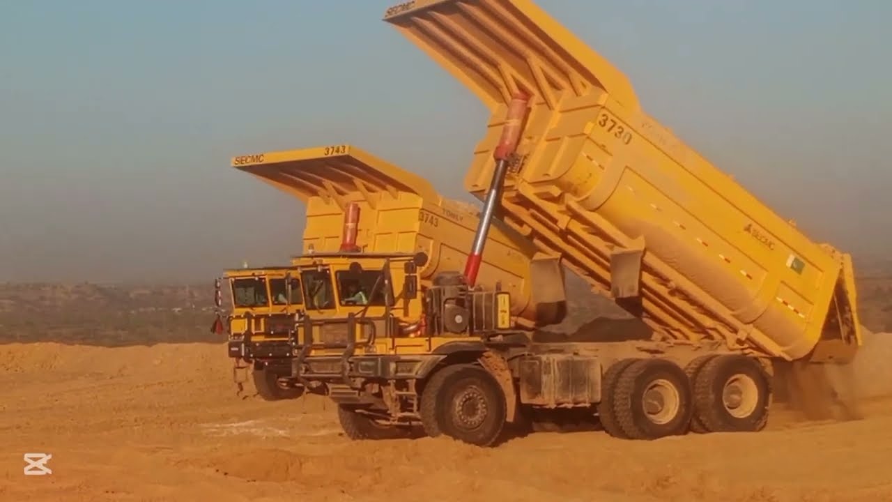 Massive 'Komatsu HD785 Dumper Unloading | 90 Ton Heavy Dump Truck'[✓•]Reverse Action