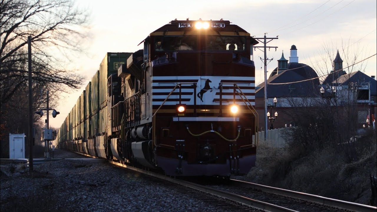 NS 258 With NS 1230 Leading With Wave And Hornshow!!
