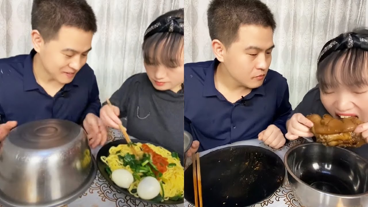Prank on my husband:My husband grabbed my noodles, but the paper in the bowl turned into meat.