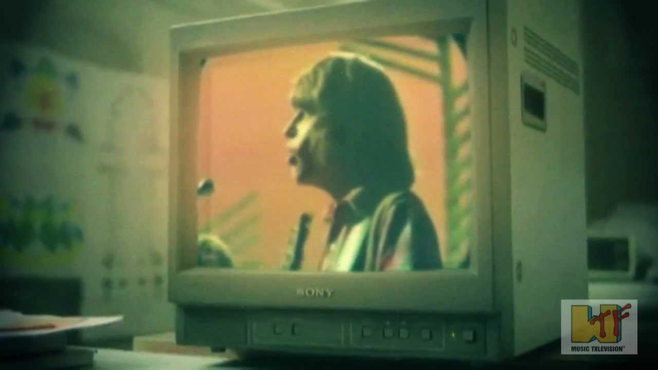 M83 vs Creedence Clearwater Revival - Midnight Moon