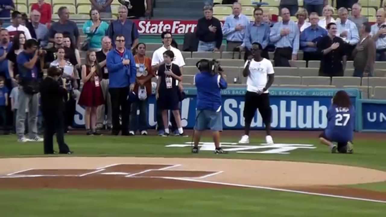 Shawn Stockman of Boyz II Men Sings National Anthem at Dodger Stadium 8-22-12