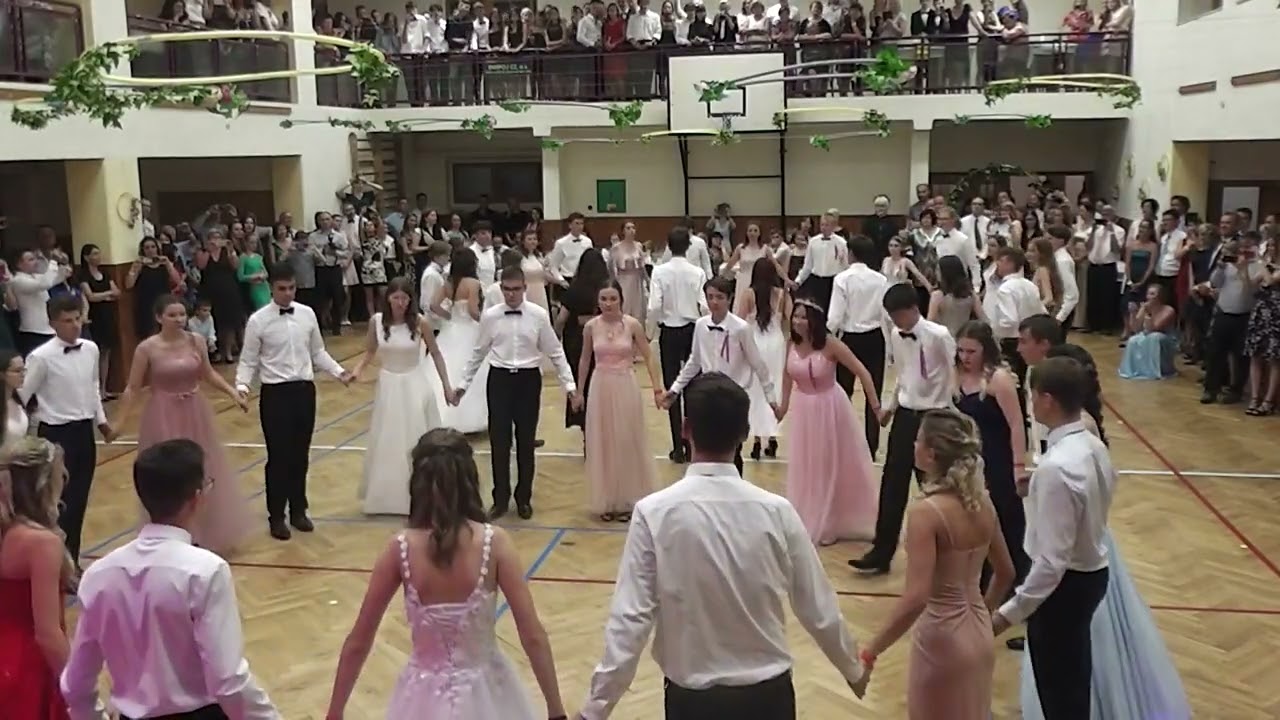 Polonéza deváťáků