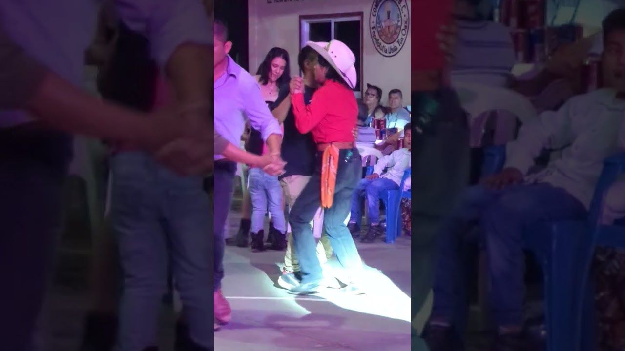Así se vivió el baile en la fiesta Santa Cruz tepetotutla Oaxaca 2025