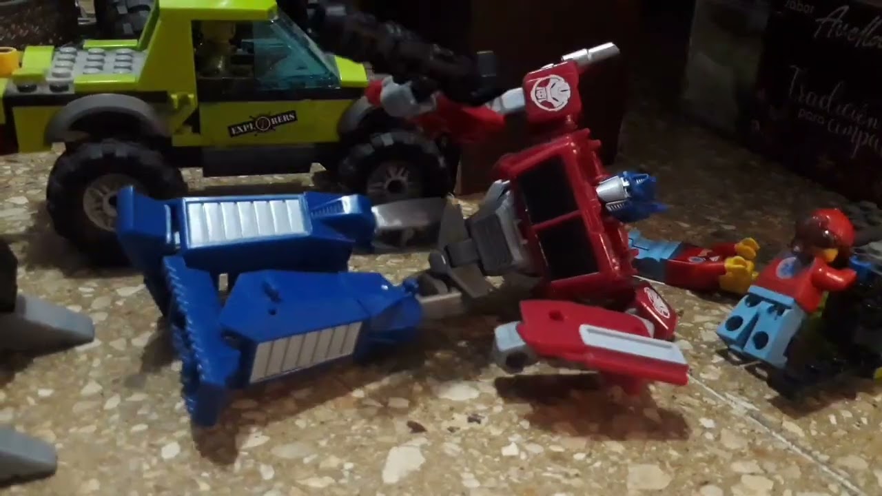 Optimus Prime vs Megatron stop motion