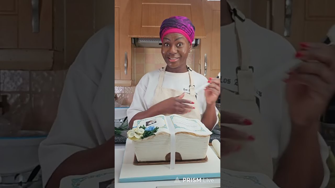 Live| How to decorate a book cake with edible paper as pages