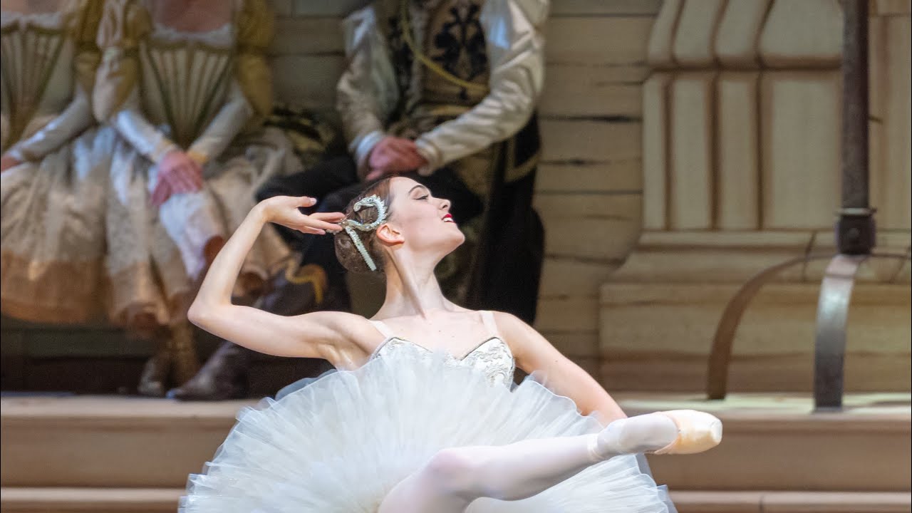 Chloë Réveillon, Raymonda, Clémence variation, December 2023