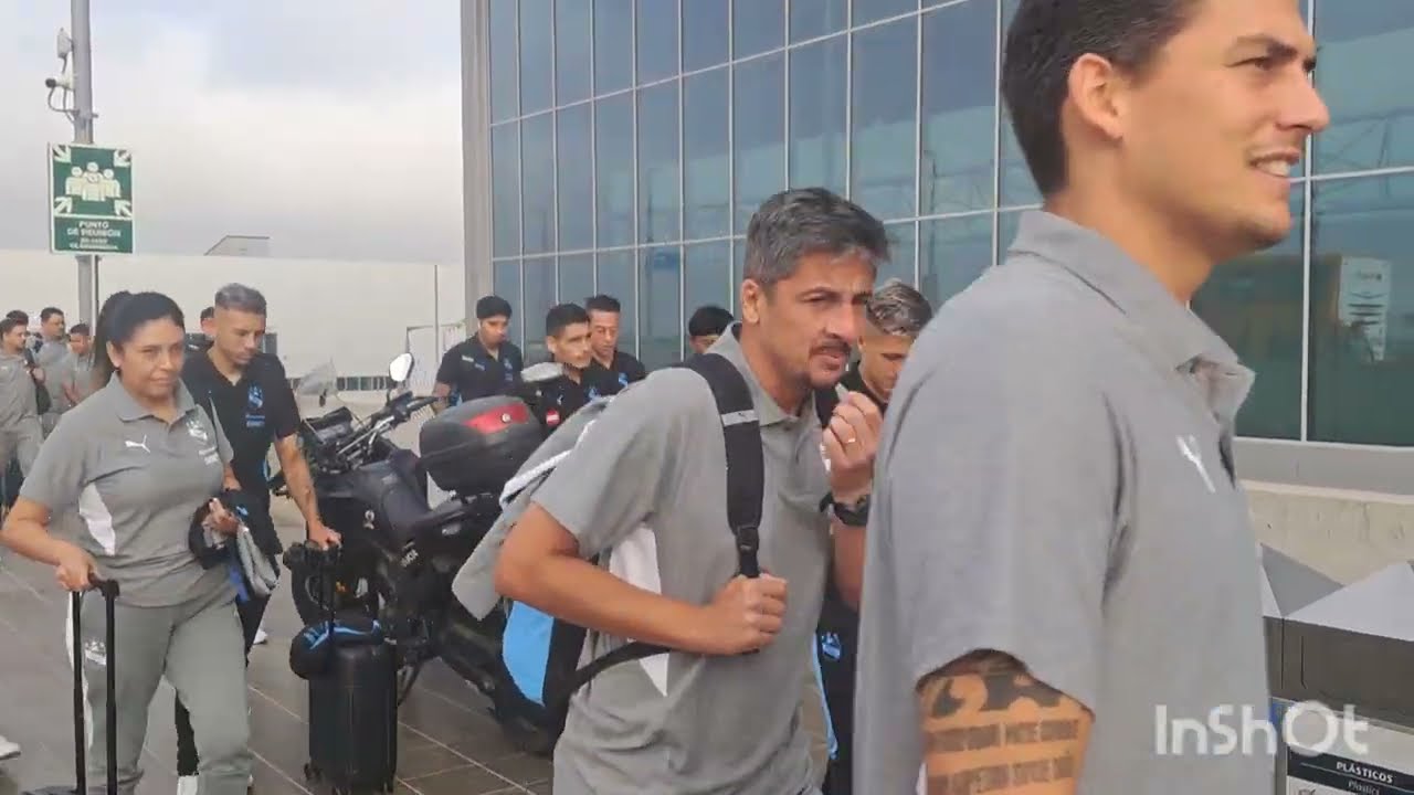 Llegada de Sporting Cristal al Jorge Chavez para su viaje a Paraguay