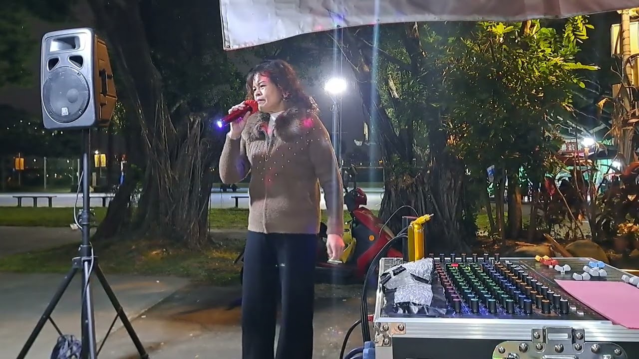惠姐在大稻埕亮晴歌坊翻唱真愛誰人知