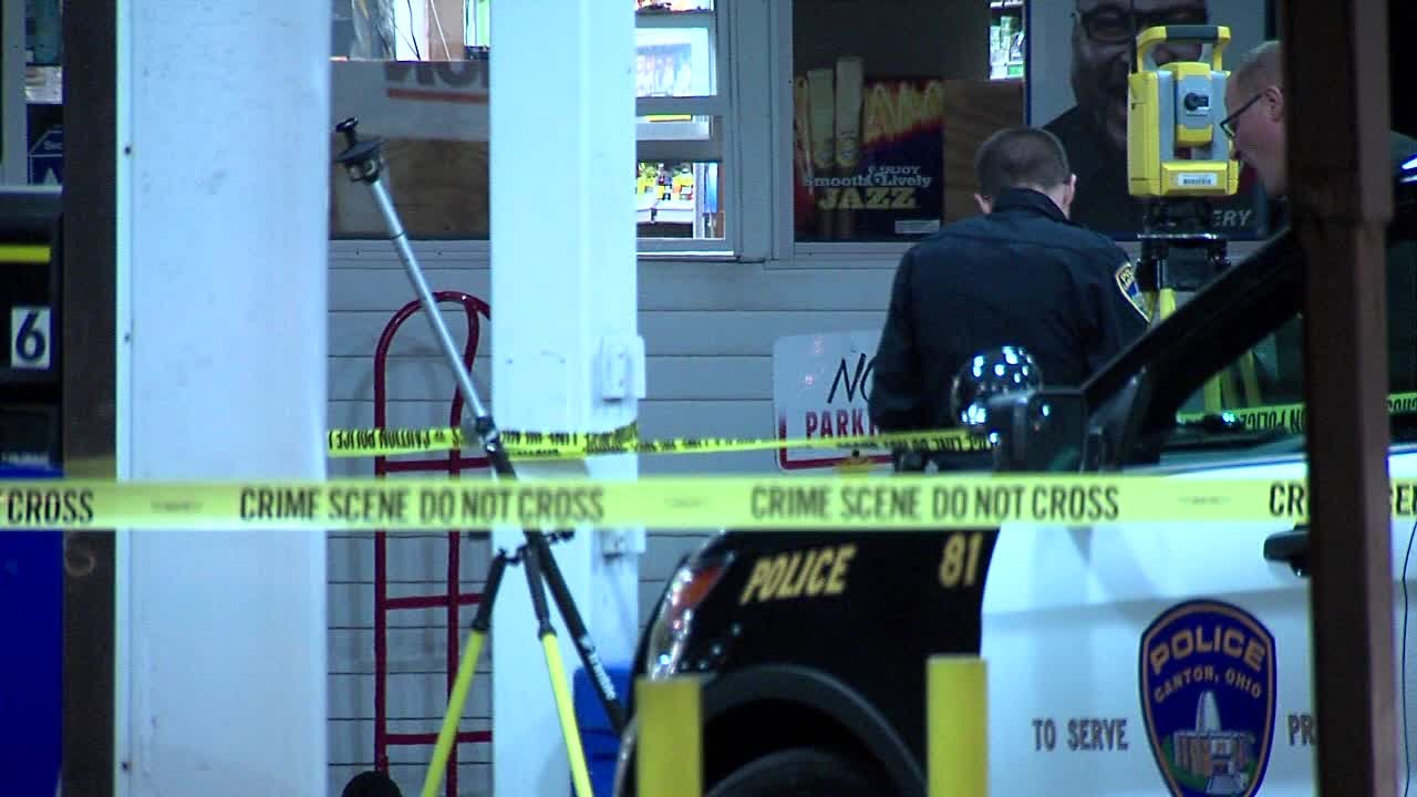 Clerk shots & kills two in Canton