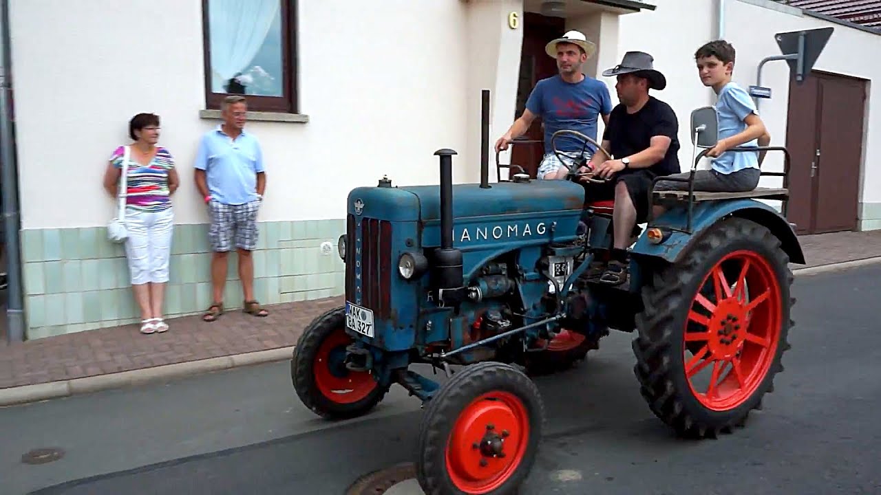 Traktortreffen Aspach 2012 - Ausfahrt und Einfahrt der Traktoren 2.Teil (2/2)