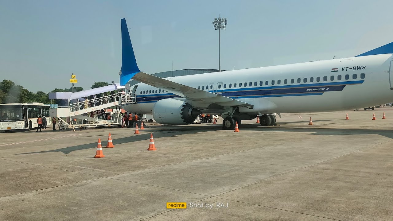 JAIPUR AIRPORT from Jaipur to bhubaneswar , BOING-737  Flight take off vi